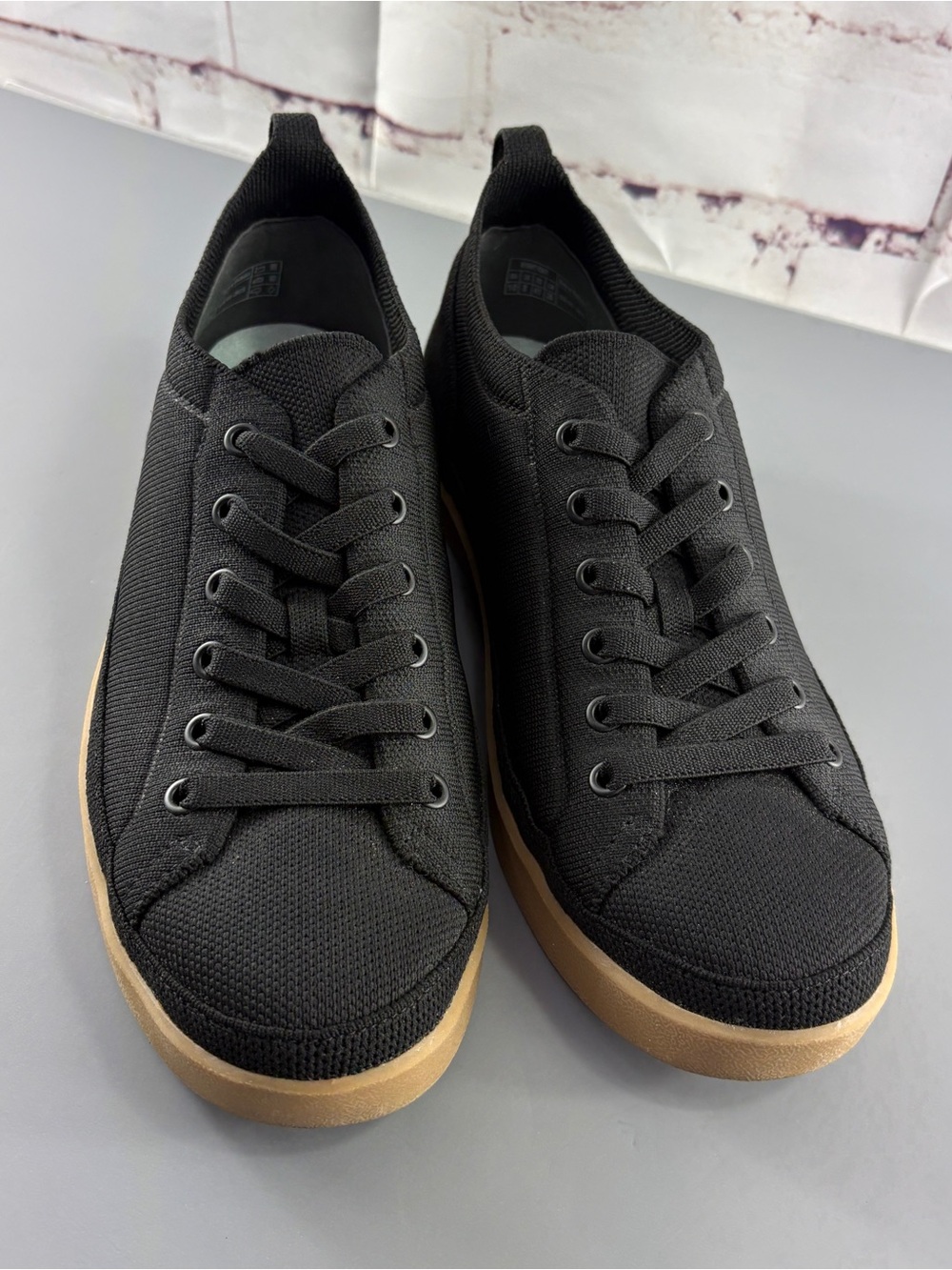 Vionic Women’s Winny Knit Black Comfort  Sneakers with Tan Gum Sole 10